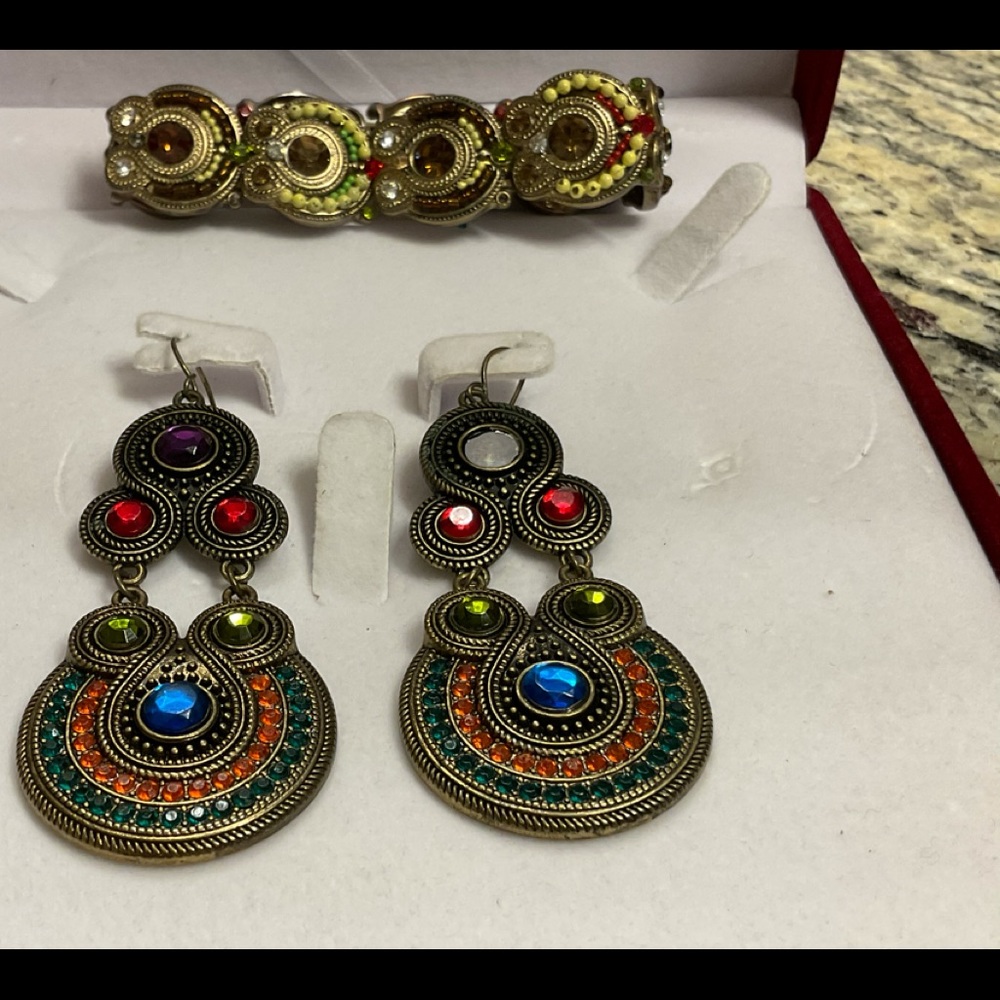 Multi colored stone earrings & bracelet set